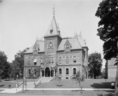 Public Library, Springfield, Mass., between 1900 and 1905. Creator: Unknown.