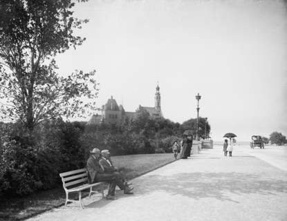 Lake Shore Drive, Jackson Park, Chicago, Ill., c1906. Creator: Unknown.
