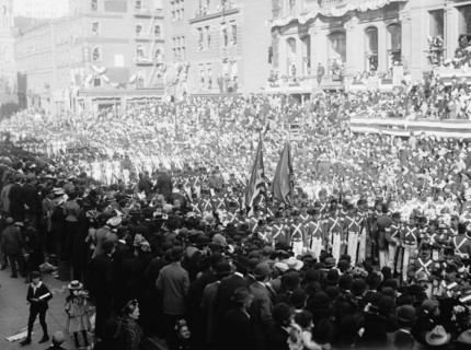 7th Regiment, New York National Guard, Dewey land parade, 1899 Sept 30. Creator: Unknown.