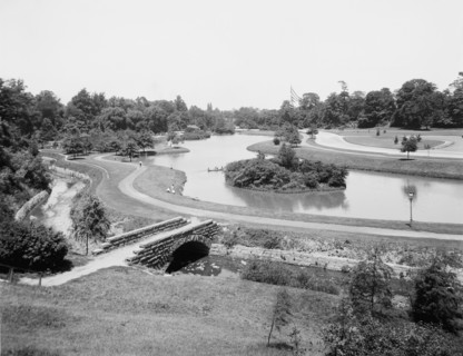 Lake and Boulevard, Rockefeller Park, Cleveland, O[hio], between 1900 and 1920. Creator: Unknown.