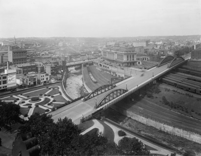 Pennsylvania Station, Baltimore, showing Charles Street and Jones Falls, between 1911 and 1920. Creator: Unknown.