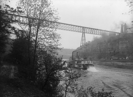 Str. Falls City passing High Bridge, Ky., c1907. Creator: Unknown.