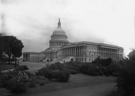 United States Capitol, Washington, D.C., between 1900 and 1905. Creator: Unknown.