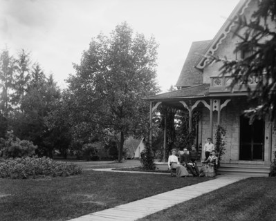 Group at Rio Vista, Grosse Ile, Mich., between 1900 and 1910. Creator: William H. Jackson.