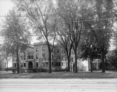 Residence of Dr. T.A. McGraw, Detroit, Mich., between 1900 and 1910. Creator: Unknown.