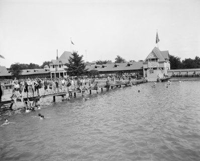 Swimming pool, Belle Isle Park, Detroit, Mich., between 1900 and 1910. Creator: Unknown.