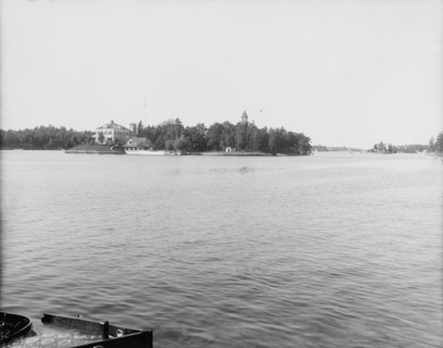 Neh-mahdin [i.e. Neh-Mahbin], Thousand Islands, St. Lawrence River, (1901?). Creator: Unknown.