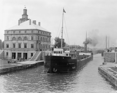 Freighter in Poe Lock, looking down, Sault Ste. Marie, Mich., between 1903 and 1910. Creator: Unknown.