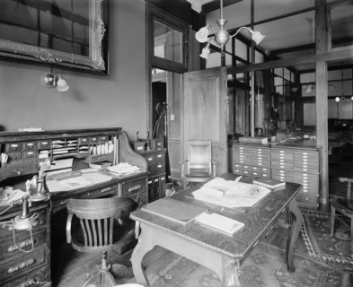 Offices of Mulford & Petry Co., Detroit, Mich., between 1900 and 1910. Creator: Unknown.