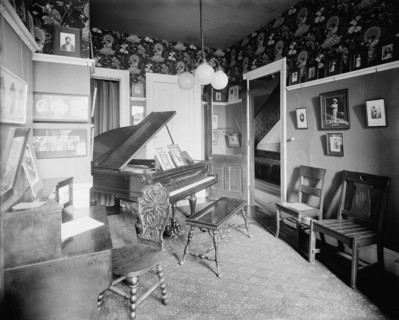 Professionals' room, Whitney Warner Publishing Co., Detroit, Mich., between 1900 and 1905. Creator: Unknown.