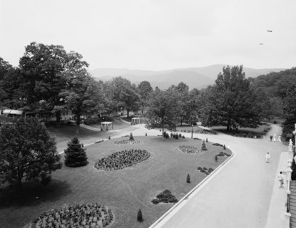 White Sulphur Springs, W. Va., the south lawn, c.between 1910 and 1920. Creator: Unknown.