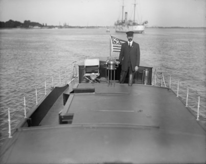 Motor boat Grayling, deck, between 1905 and 1915. Creator: Unknown.