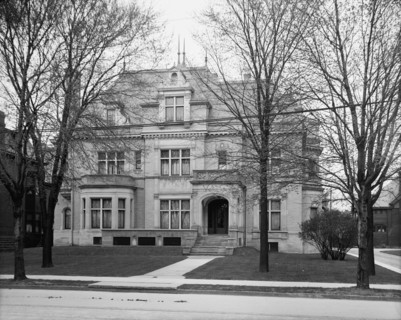 Home of Mrs. C.L. Stephens, 1123 Woodward Avenue, Detroit, Mich., between 1905 and 1915. Creator: Unknown.