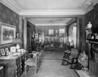 Residence of Hervie Wetzel, Detroit, Mich., between 1905 and 1915. Creator: Unknown.