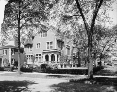 Residence of Mr. Fair, 40 Putnam Avenue, Detroit, Mich., between 1905 and 1915. Creator: Unknown.