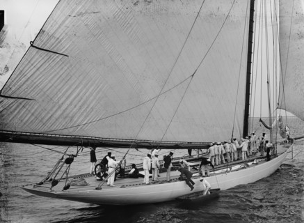 Defender, deck view, 1895 July 22. Creator: John S Johnston.