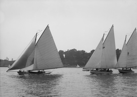 Anoatok, Dragoon, and Acushla, start, I.H. Reg., 1898 July 30. Creator: John S Johnston.