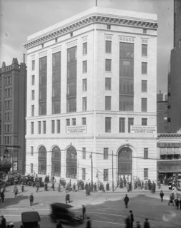 Wayne County and Home Savings Bank, Detroit, Mich., between 1900 and 1910. Creator: Unknown.