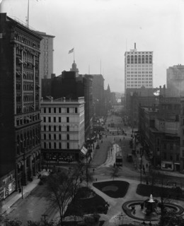Griswold Street, looking south, Detroit, Mich., between 1900 and 1910. Creator: Unknown.