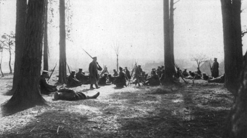 ''Sur le front oriental; Un bivouac russe devant Przemysl pendant le siege', 1915. Creator: Unknown.