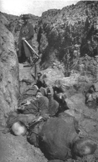 ''Notre offensive d'Artois; Entre Carency et la Targette', 1915. Creator: Unknown.