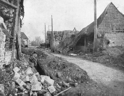 ''Notre offensive d'Artois; La rue principale d'Ablain-Saint-Nazaire', 1915. Creator: Unknown.