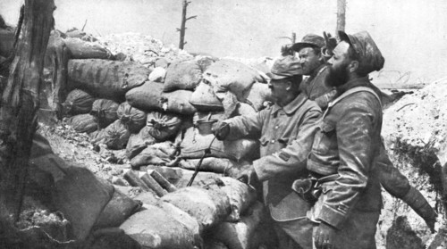 'Armement Nouveau; Batterie de quatre engins dits "taupias"', 1915. Creator: Unknown.