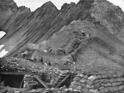 'Sur le Front Italien; des tranchees et abris d'artillerie a 2800 metres d'altitude..., 1915. Creator: Robert Vaucher.