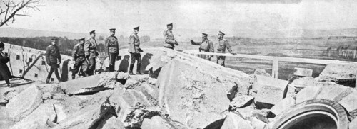 ''Les Revers Russes; le Tsar a Przemysl', 1915. Creator: Unknown.