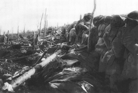 'Aux Eparges; Apres l'enlevement d'assaut d'une tranchee allemande avoisinant le..., 1915 (1924). Creator: Unknown.