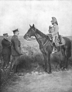 'Dix-Sept ans apres Fachoda; L'ancien sirdar retrouve en champagne l'ancien...', 1915 (1924). Creators: Unknown, Jean-Baptiste Marchand.
