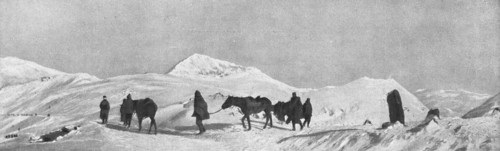'La tragique retraite Serbe; Au sommet du colde Tchakor, avant la descente sur..., 1915 (1924). Creator: Samson Tchernoff.
