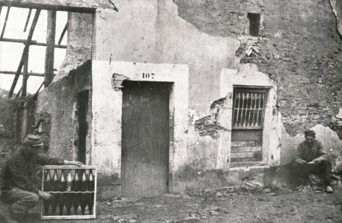 ' "On Tiendra"; La, ils remplacent par un vitrail de bouteilles', 1915 (1924). Creator: Unknown.