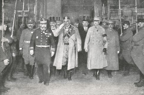 ''Les Exiles; Le roi Nicolas de Montenegro arrivant a Lyon', 1916 (1924) Creator: Unknown.