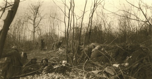'Au Bois Des Caures; En soutien a la corne Sud du bois, le meme matin, des elements..., 1916 (1924) Creator: Unknown.