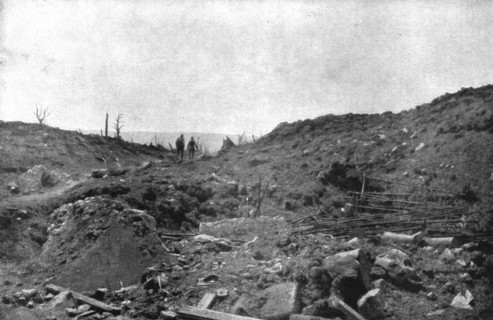 'La reprise de Douaumont; Le general Mangin, qui dirigeait l'attaque, avait..., 1916 (1924) Creator: Unknown.