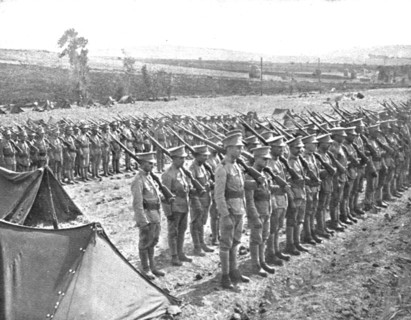 ''Le Portugal dans la guerre; Troupes portugaises d'infanterie. 1916. Creator: Unknown.