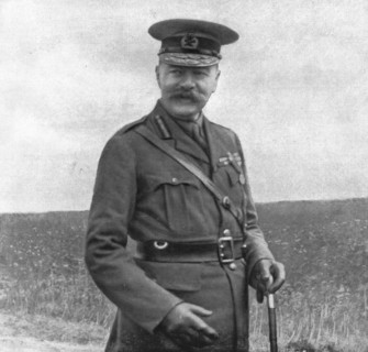 'Deux grands morts; Lord Kitchener photographie a son dernier voyage en France...', 1916 (1924) Creator: Unknown.