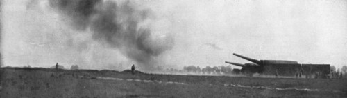 'La preparation d'artillerie; tir d'ALVF. - ou artillerie sur voie ferree..., 1916 (1924) Creator: Unknown.
