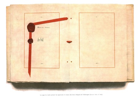'La signature du traite de paix a Versailles; La page du traite portant les signatures et...,1919. Creator: Unknown.