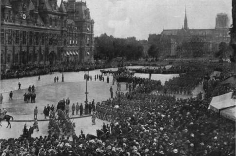 'Les Funerailles du general Gallieni a Paris et a Saint-Raphael; Defile des troupes devant..., 1916. Creator: Unknown.