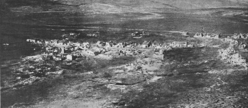 'Fleury-devant-Douamont: La reprise du village; Le village de Fleury-devant-Douaumont en..., 1916. Creator: Unknown.
