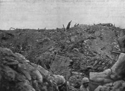 'Fleury-devant-Douamont: La reprise du village; Emplacement de l'eglise de Fleury apres la..., 1916. Creator: Unknown.