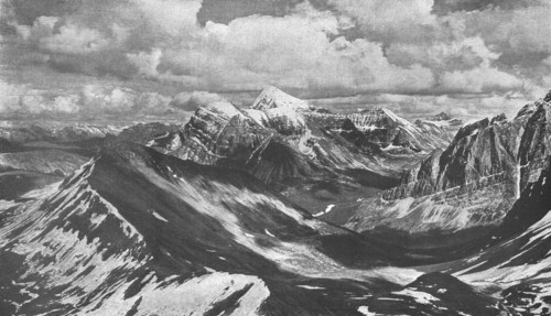 'A la memoire de Miss Edith Cavell; la cime neigeuse des Montagnes Rocheuses a laquelle..., 1916. Creator: Unknown.