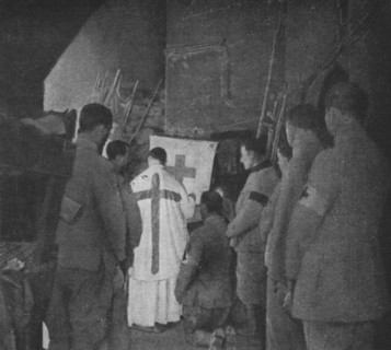 'Apres la reprise du Fort de Vaux; la premiere messe, dans une casemate du fort reconquis', 1916. Creator: Unknown.