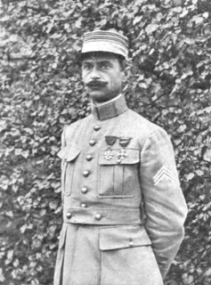 'Le lieutenant-colonel de Partouneaux, du 11e d'infanterie', 1916. Creator: Unknown.