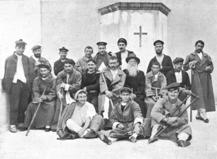 'Nos marins blesses pendant les journees des 1er et 2 decembre, en traitement a..., 1916. Creator: Unknown.