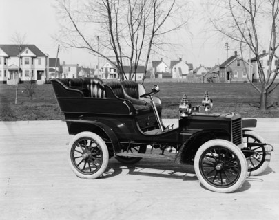 Northern Manufacturing Company touring car, three-quarter view, between 1900 and 1905. Creator: Unknown.