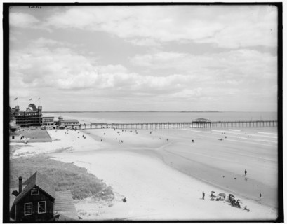 The Beach, Old Orchard, Me., between 1890 and 1901. Creator: Unknown.