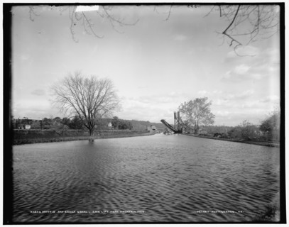 Morris and Essex Canal, N.J., Erie lift near Mountain View, between 1890 and 1901. Creator: Unknown.